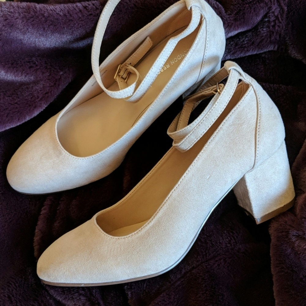 COPY - Closed toe wrap around heels